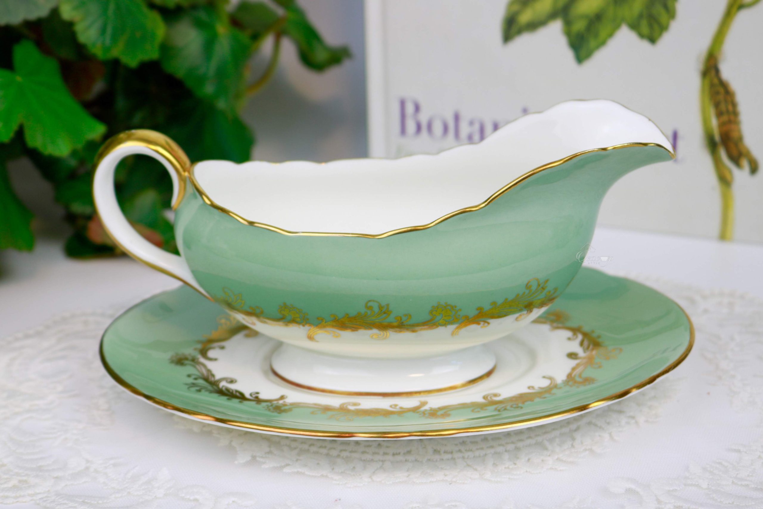 Aynsley Sherwood Gravy Boat and Underplate The Teacup Attic