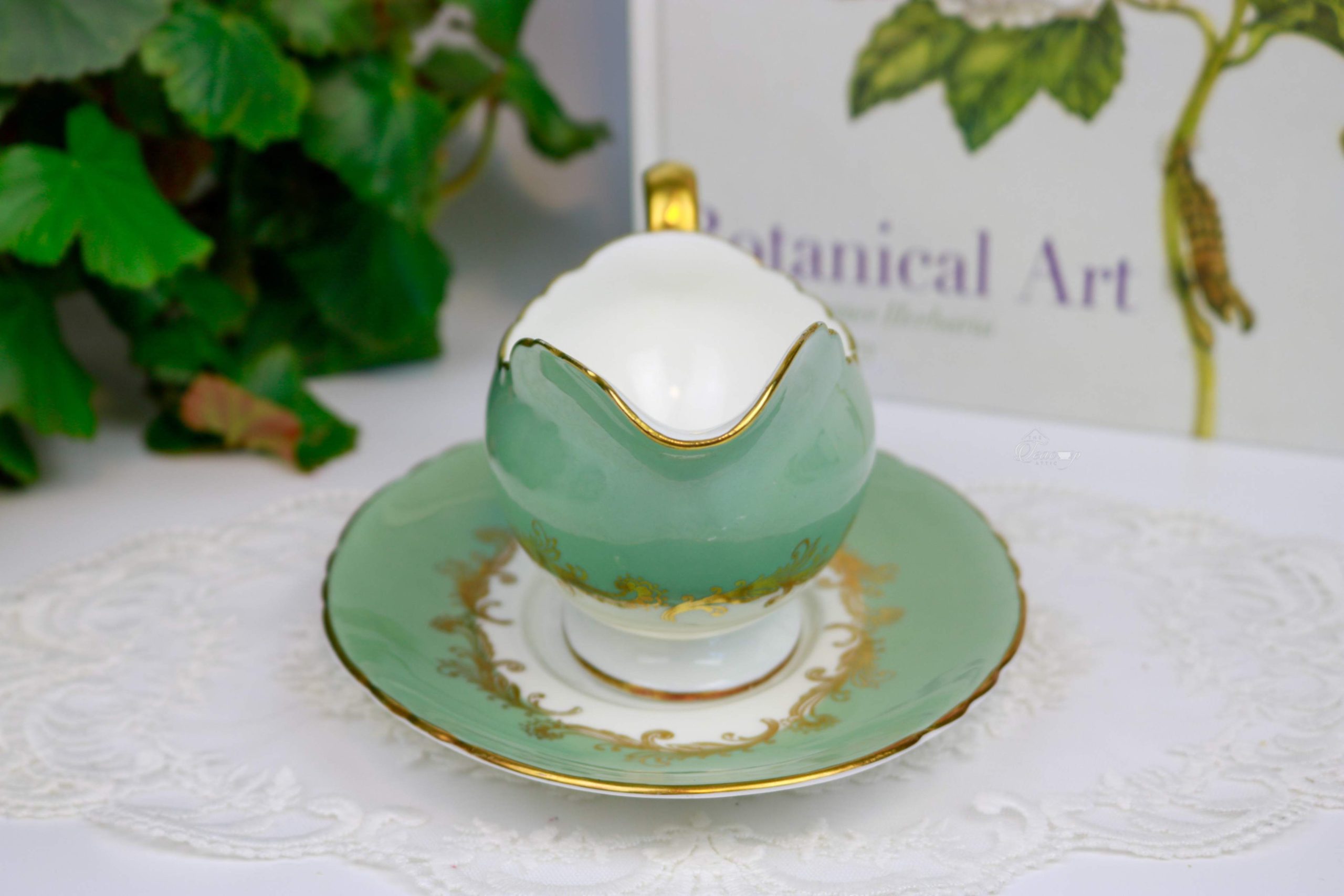 Aynsley Sherwood Gravy Boat and Underplate The Teacup Attic